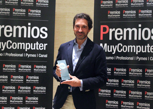 Recoge el premio Ignacio Fernández-Vega, Director de Movistar+