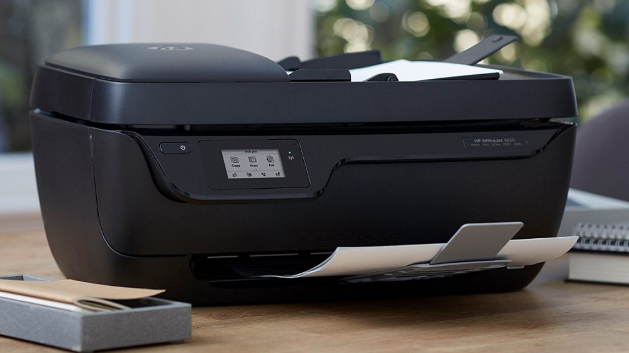 HP OfficeJet 3833, multifunción económica con 4 meses de Instant Ink