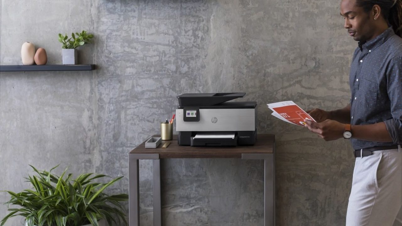 Cómo cambiar un cartucho de tinta en las HP OfficeJet 8010 y superiores
