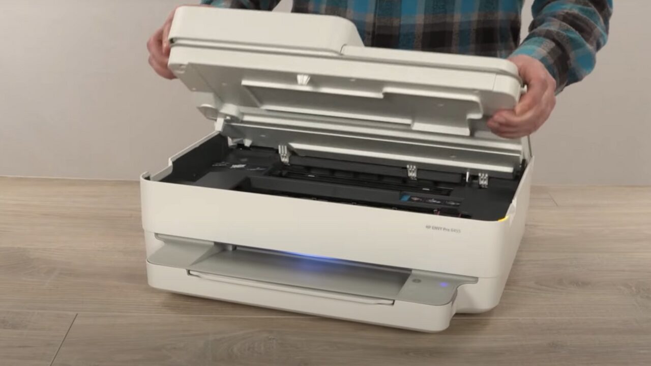 Cómo instalar un cartucho de tinta en las HP ENVY 6000