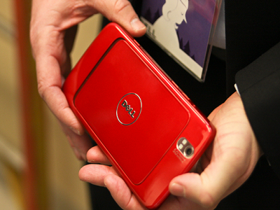 Dell trabaja en una tablet empresarial con Windows 8