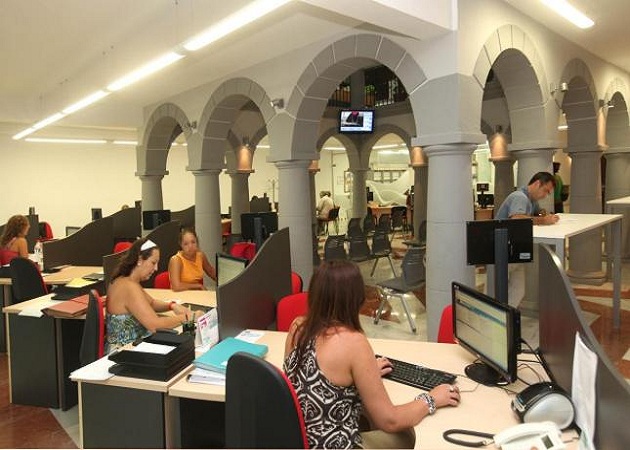 Los empleados públicos cobran un 30% más que la media