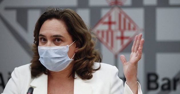 Los empresarios catalanes acusan a Colau de querer «arruinar» Barcelona