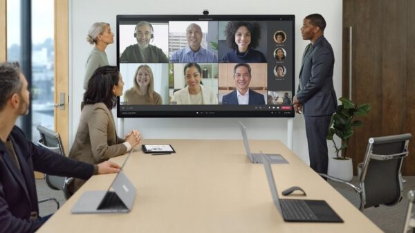 Microsoft presenta la Surface Hub 2 Smart Camera