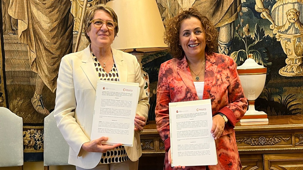 Esther Monterrubio, secretaria general de FP e Inmaculada Riera, directora general de CCE