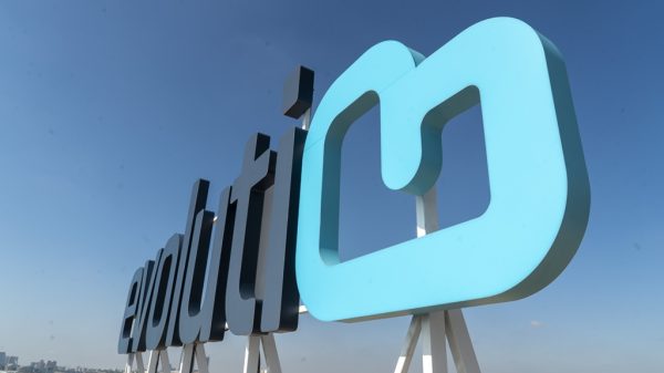 Logo en fachada de Evolutio