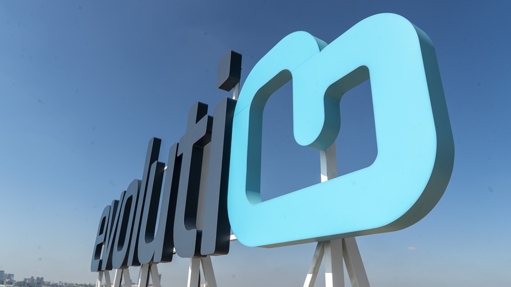 Logo en fachada de Evolutio