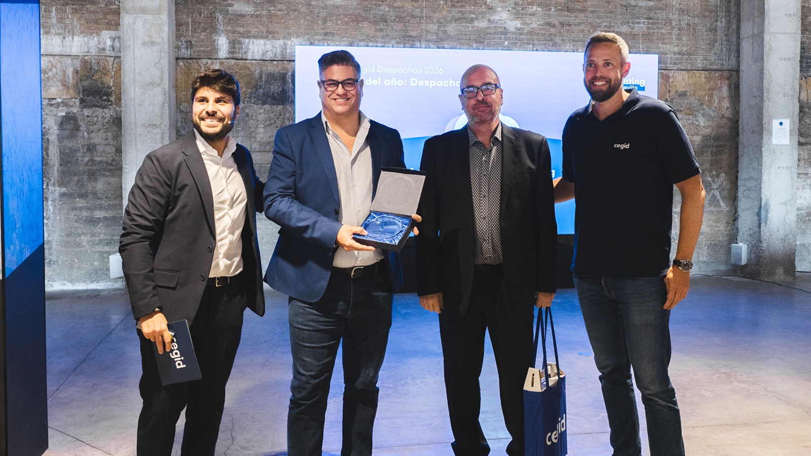 Premio asesoría del año 360 a Aguilera