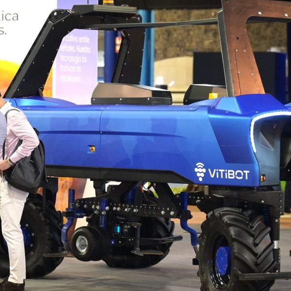 Robot, Vitibot, especializado en la automatización del trabajo en los viñedos